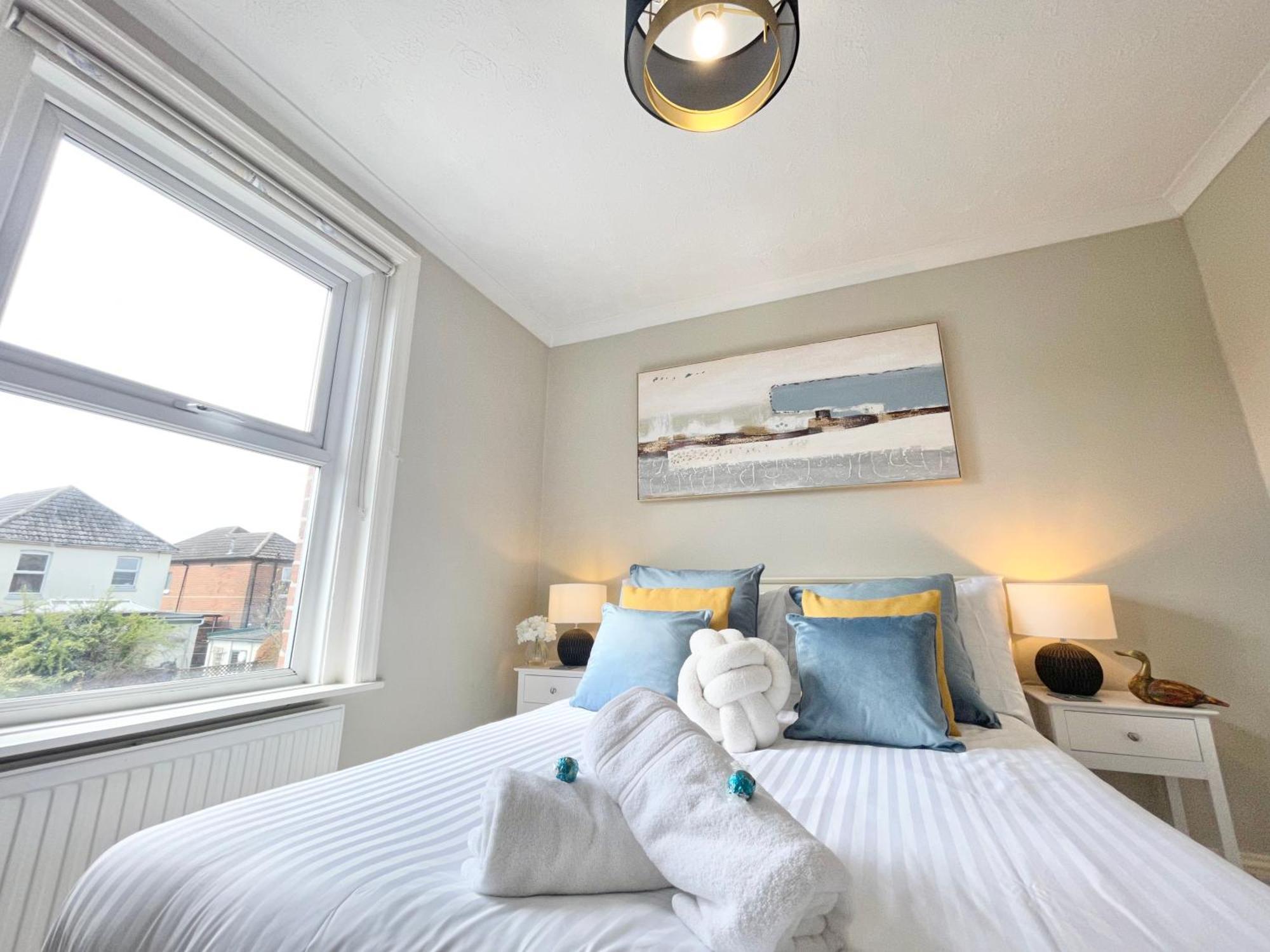 The Capstone Retreat - Beautiful Detached Family Home By Coastline Retreats, Arcade Machine, Parking, Bbq Bournemouth Zewnętrze zdjęcie